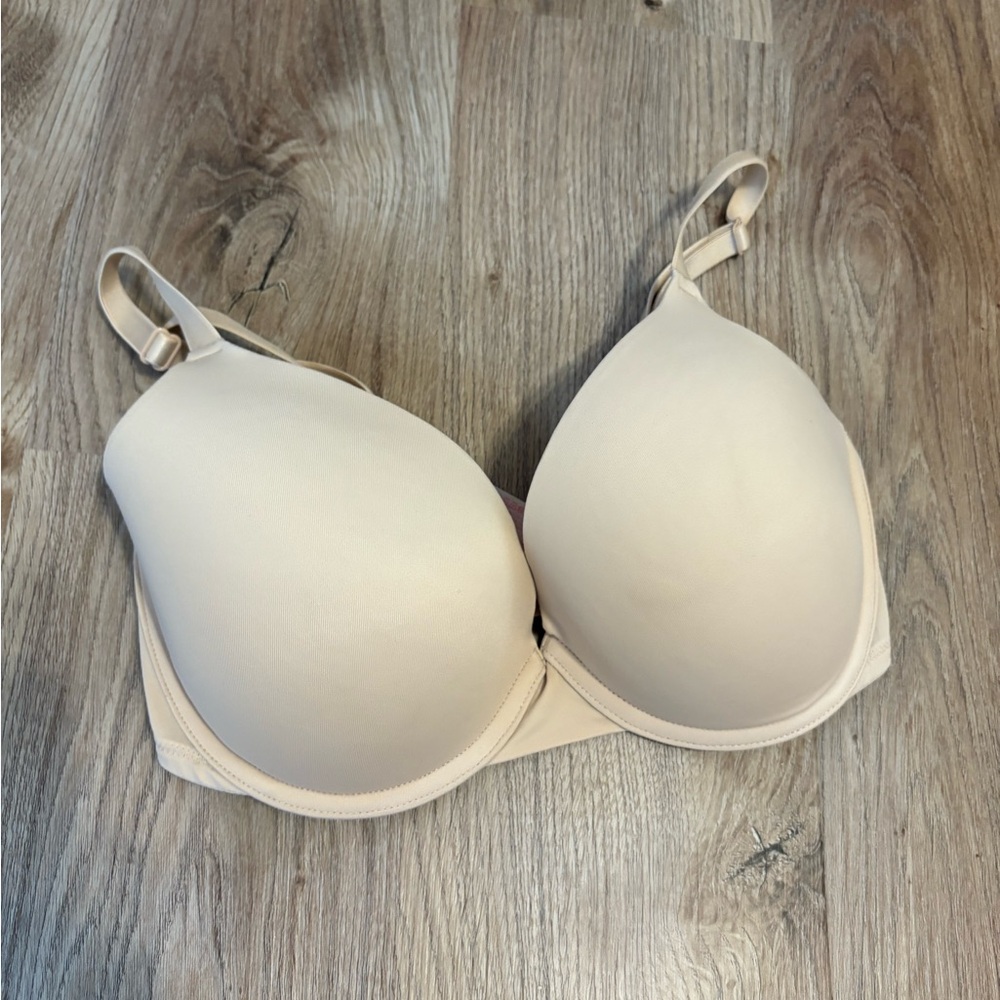 Victoria's Secret Cream T-Shirt Bra Molded Cup